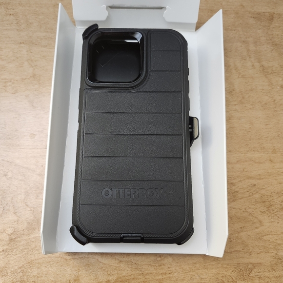 Otterbox Defender Pro for iPhone 15 Pro Max - Picture 3 of 3